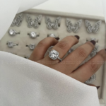 انگشتر مربع تک نگین
